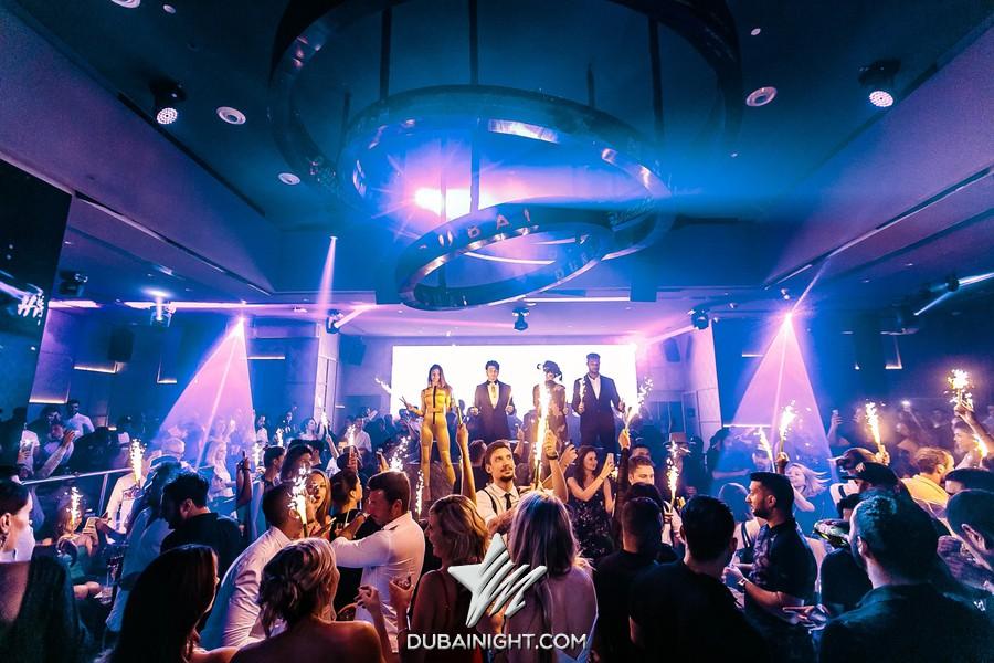 https://api.dubainight.com/static-image/legacy/event-photos/2017/09/28/photos2/1041188/billionaire-mansion-1041188_2.jpg