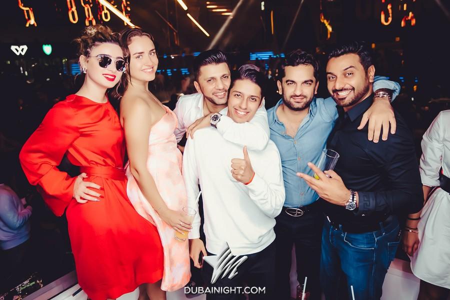 https://api.dubainight.com/static-image/legacy/event-photos/2018/03/31/photos2/1049099/white-1049099_11.jpg