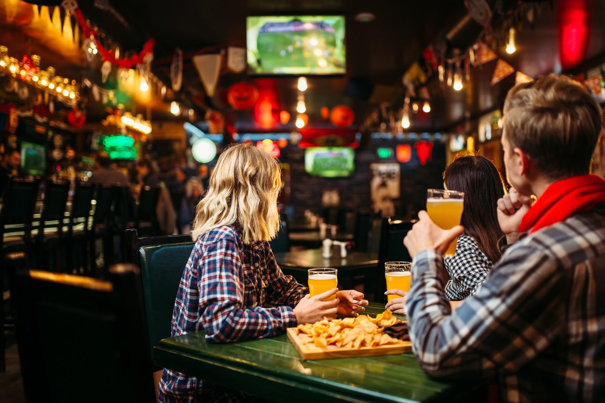 Best Sports Bars in Dubai: catch the UEFA champions league live!
