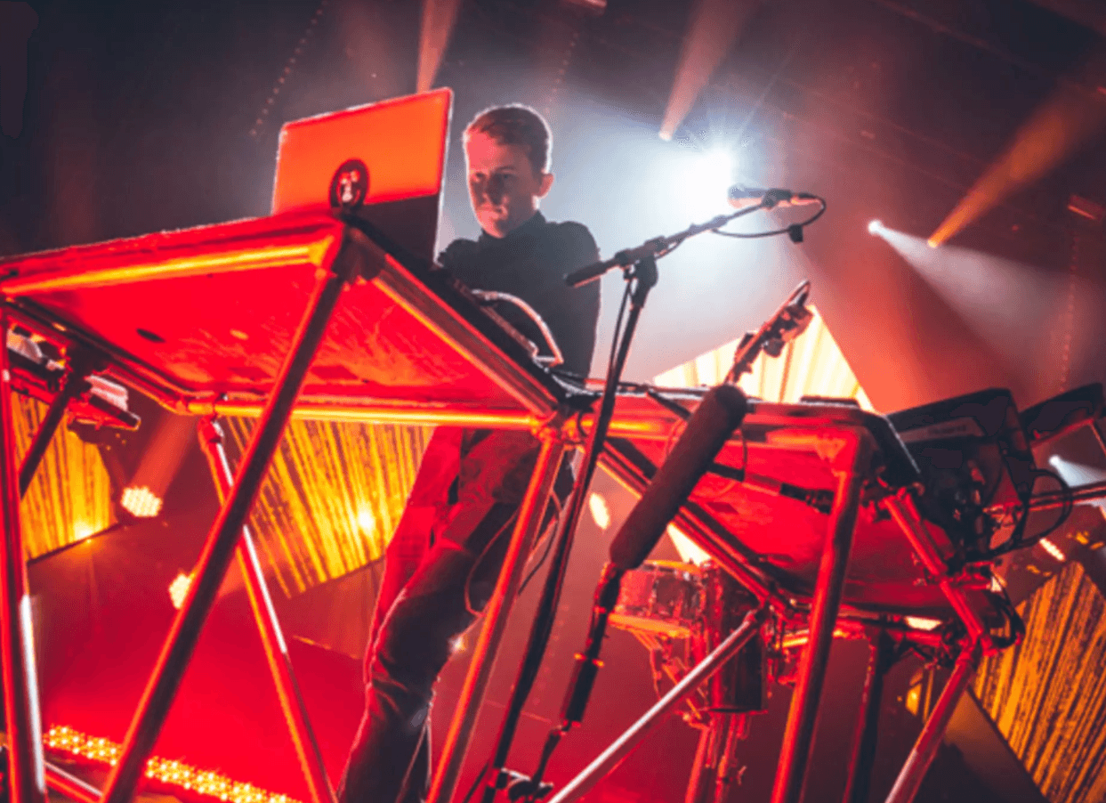 LEGENDARY DJ & GRAMMY NOMINATED BAND HEADLINING DUBAIS ACTION PACKED EVENTS