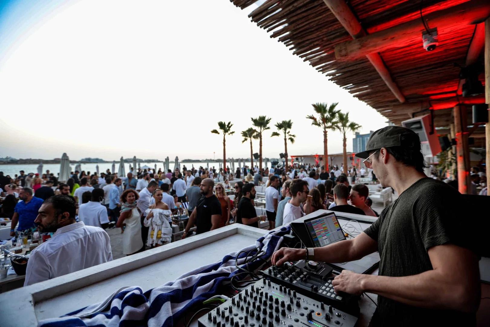 Dubai beach club dress code: what to wear & rules