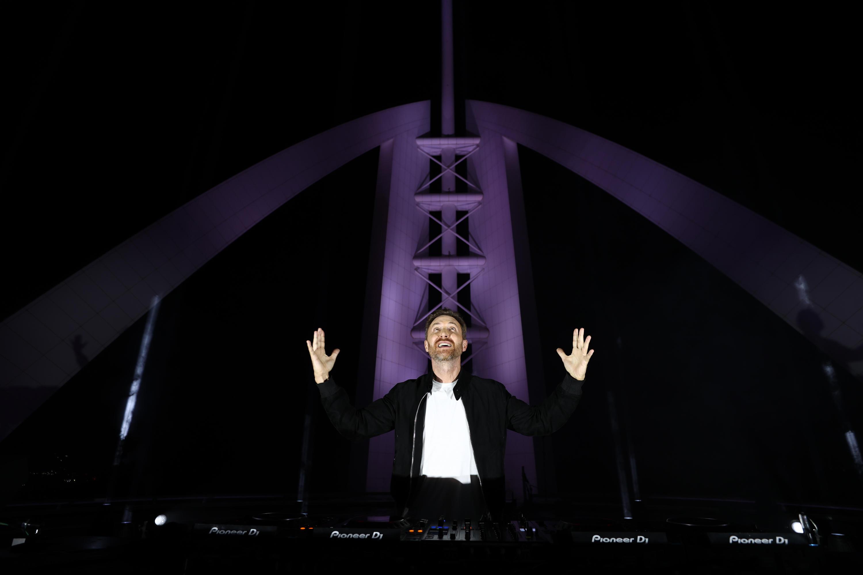 DAVID GUETTA IN DUBAI: DJ PLAYS VIRTUAL SET FROM BURJ AL ARAB HELIPAD