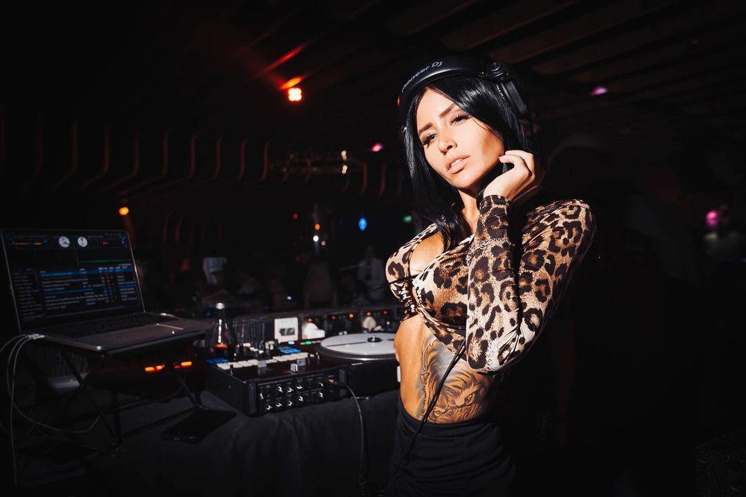 DUBAINIGHT DJ SERIES - DIANA MONTANA, THE INKED GODDESS BEHIND THE DECKS!