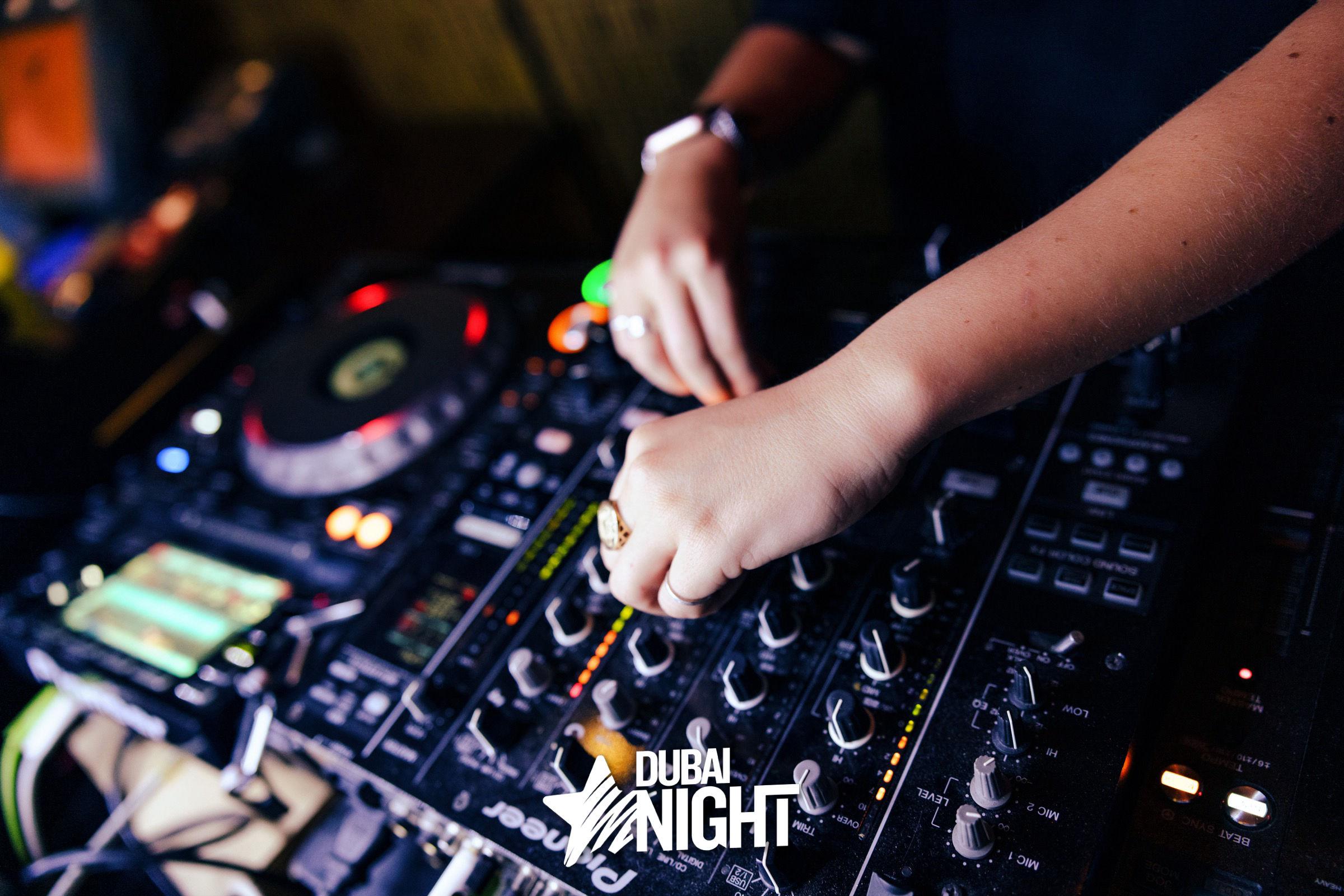 https://api.dubainight.com/static-image/region_dubai/marked/0J5A9728-633-2021-11-28.jpg