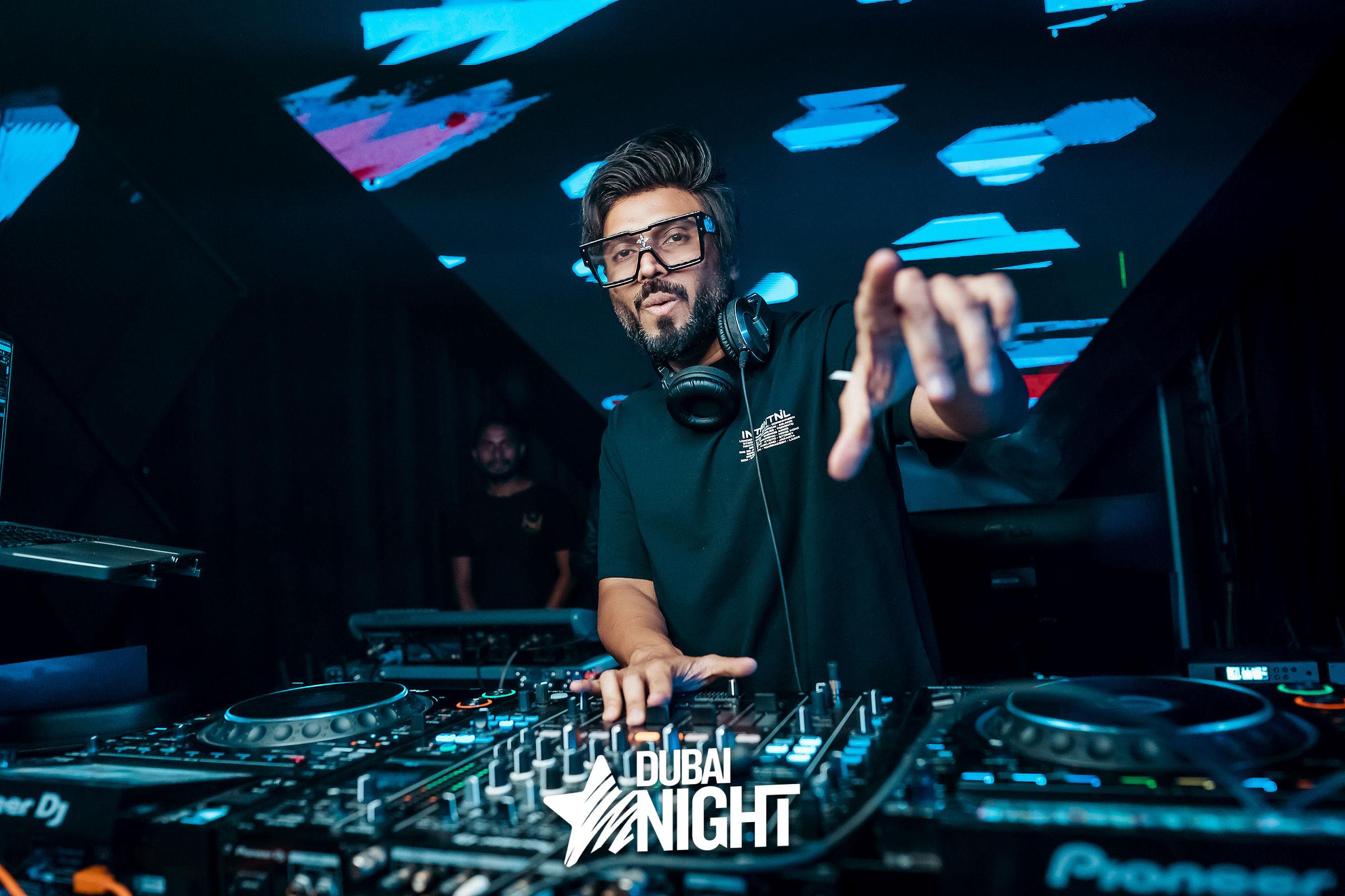 https://api.dubainight.com/static-image/region_dubai/marked/1-%289%20of%2078-6703-2023-12-17.jpg