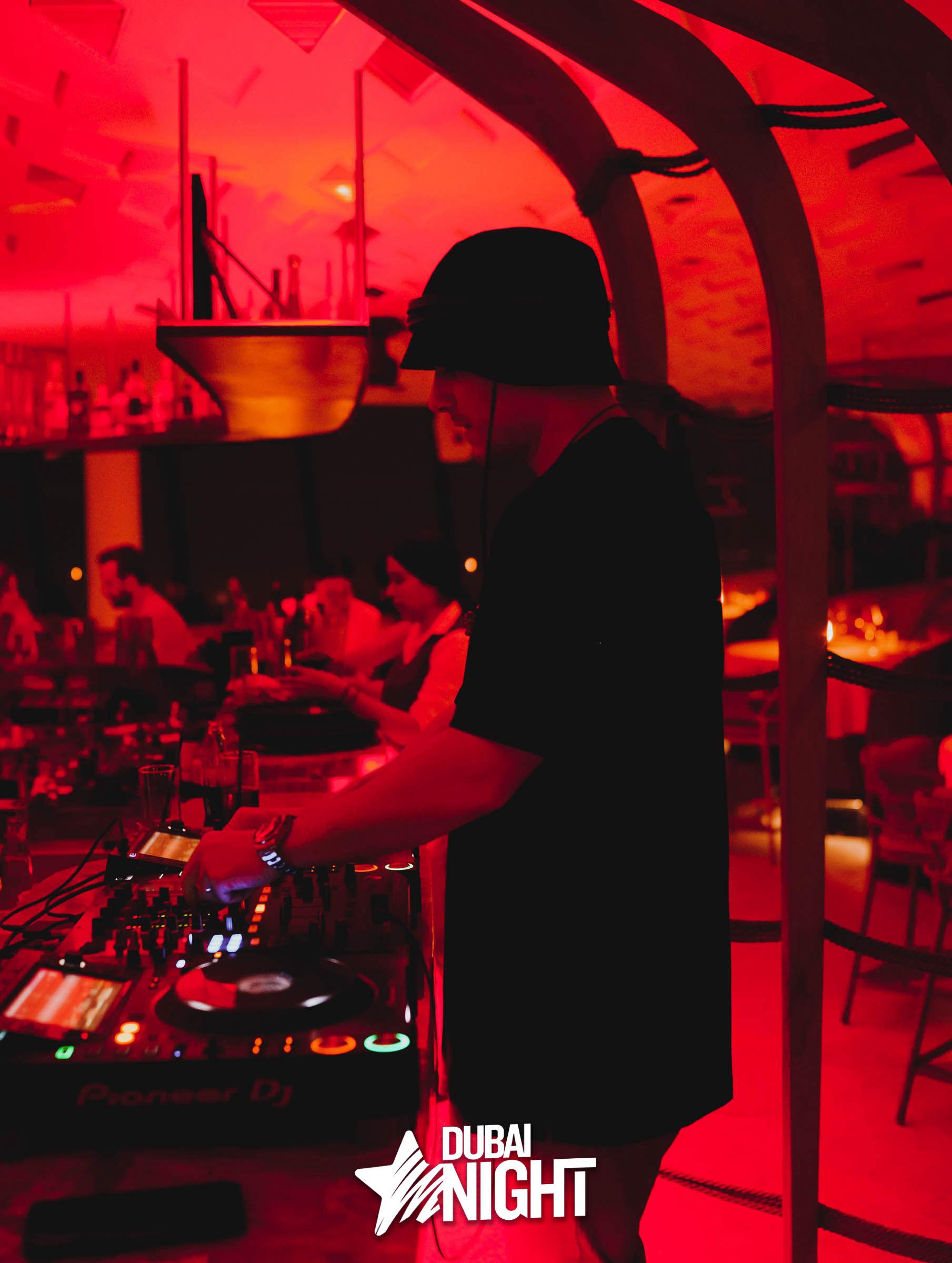 https://api.dubainight.com/static-image/region_dubai/marked/1-30-5914-2023-10-21.jpg