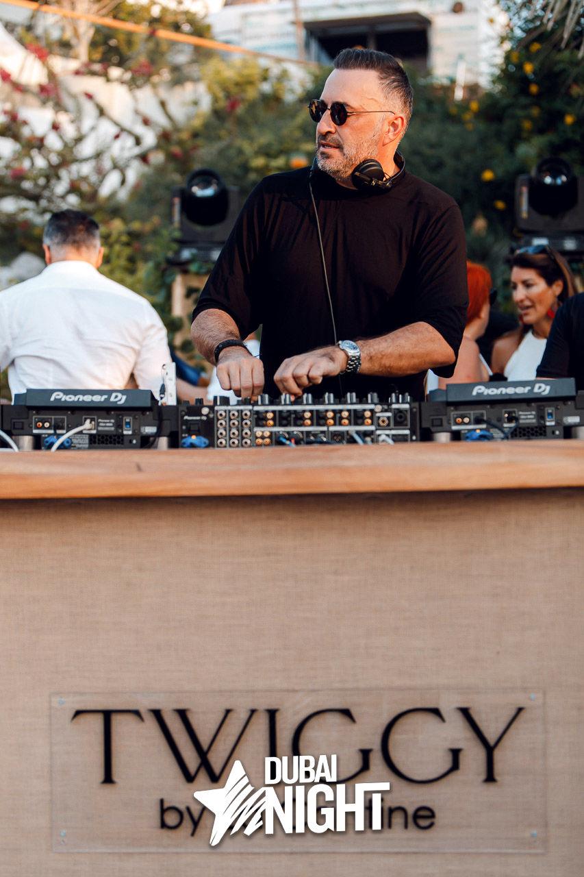 https://api.dubainight.com/static-image/region_dubai/marked/1VKP-1400-2628-2022-10-30.jpg