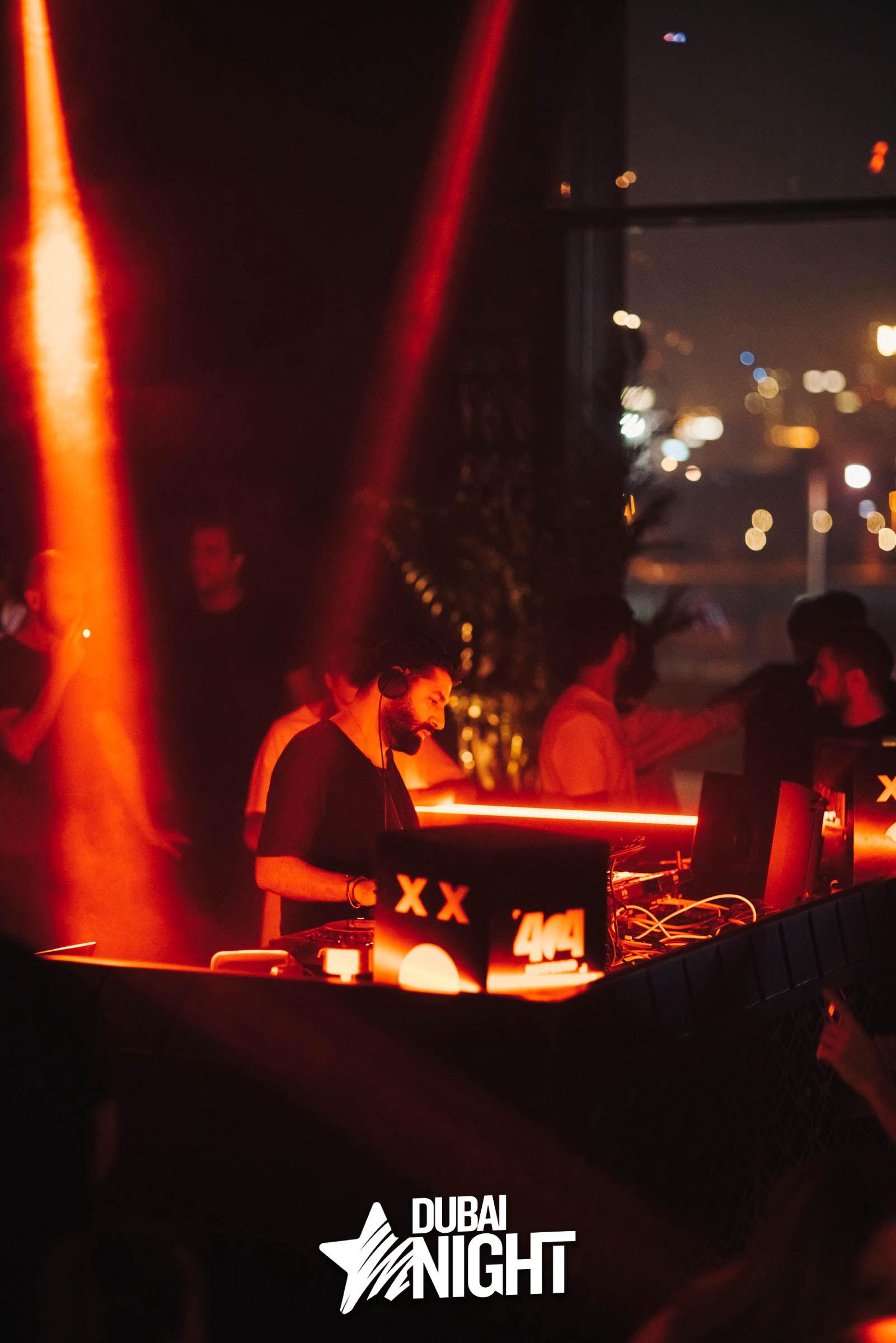 https://api.dubainight.com/static-image/region_dubai/marked/CST02794-1333-2022-07-01.jpg