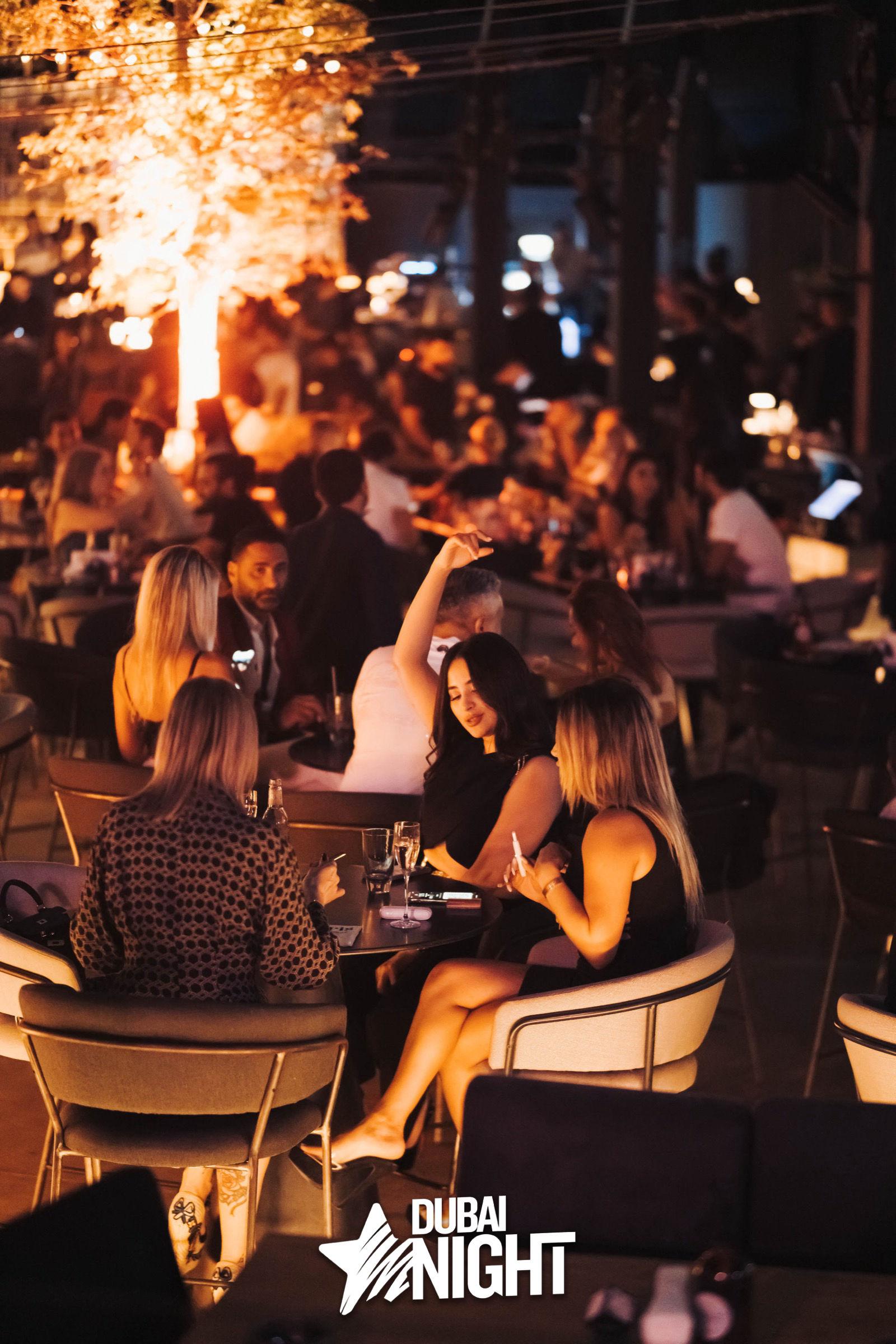 https://api.dubainight.com/static-image/region_dubai/marked/CST07123-3868-2021-11-18.jpg