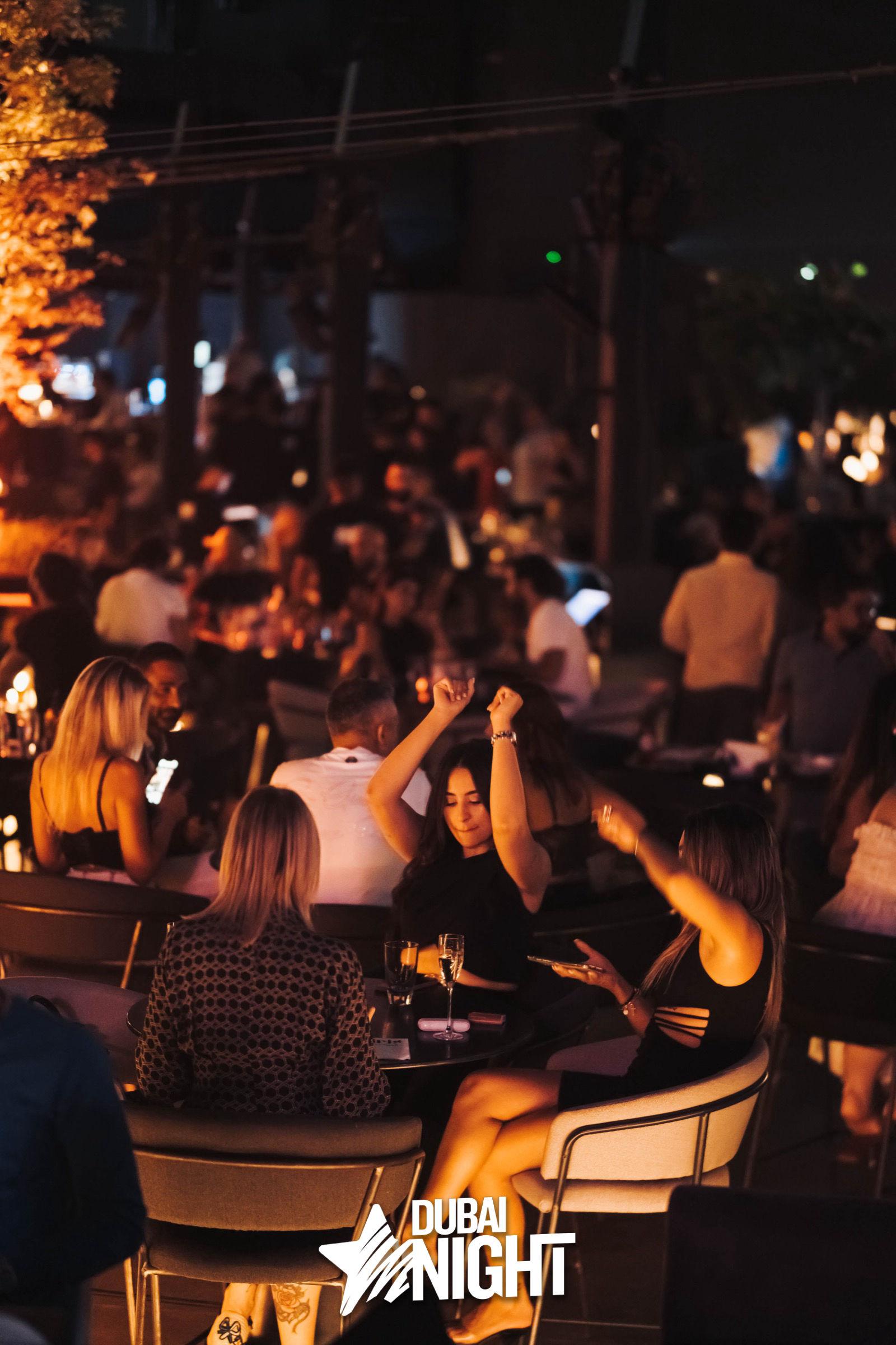https://api.dubainight.com/static-image/region_dubai/marked/CST07138-6352-2021-11-18.jpg