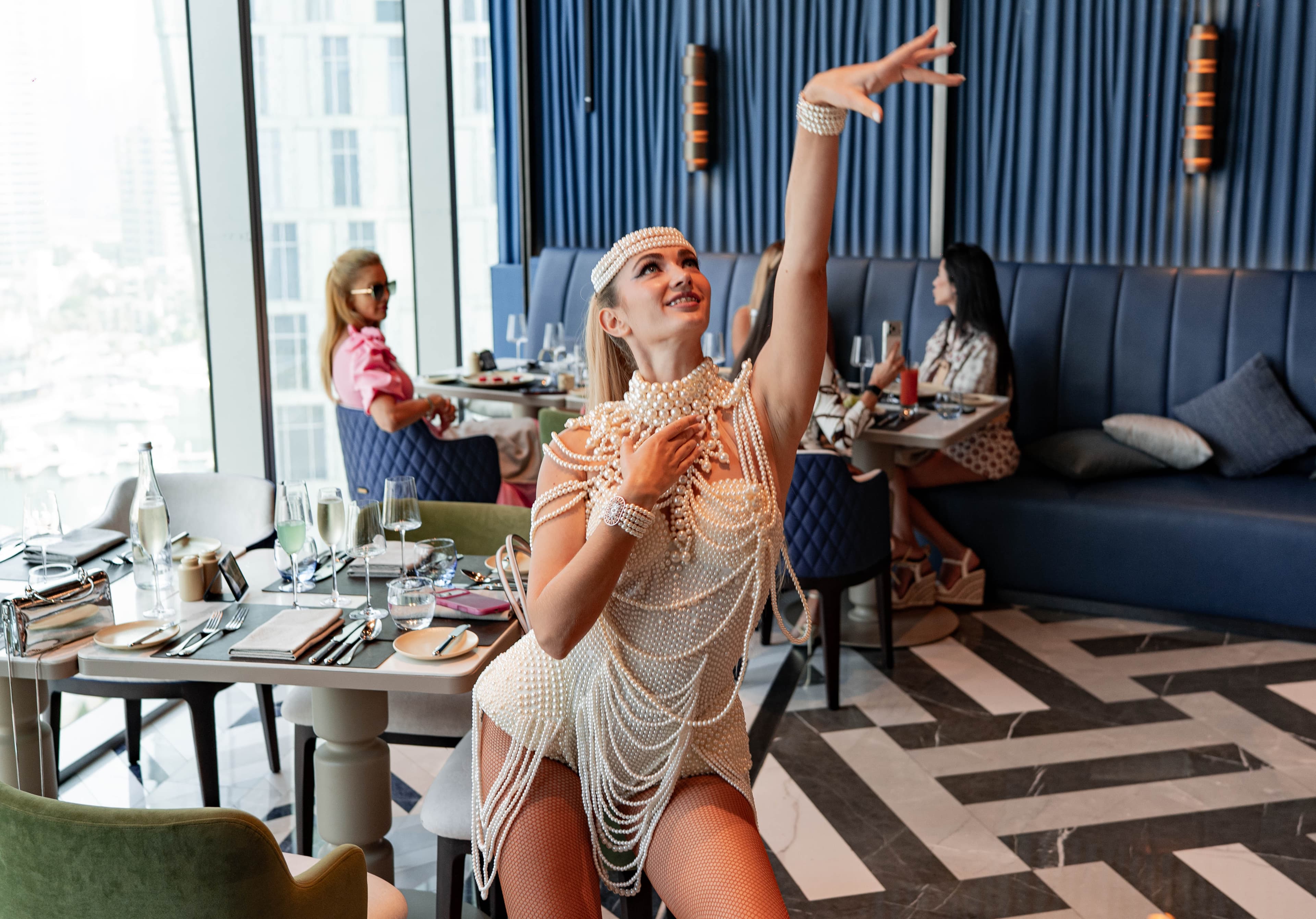 Ciel Dubai Marina: Enjoy the West 13 Brunch & Nuage Ladies Night