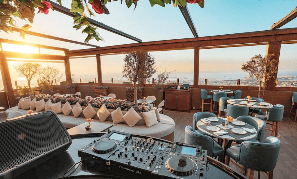 GOLDEN HOUR SUNDOWNER SPOTS IN DUBAI TO CHECK OUT