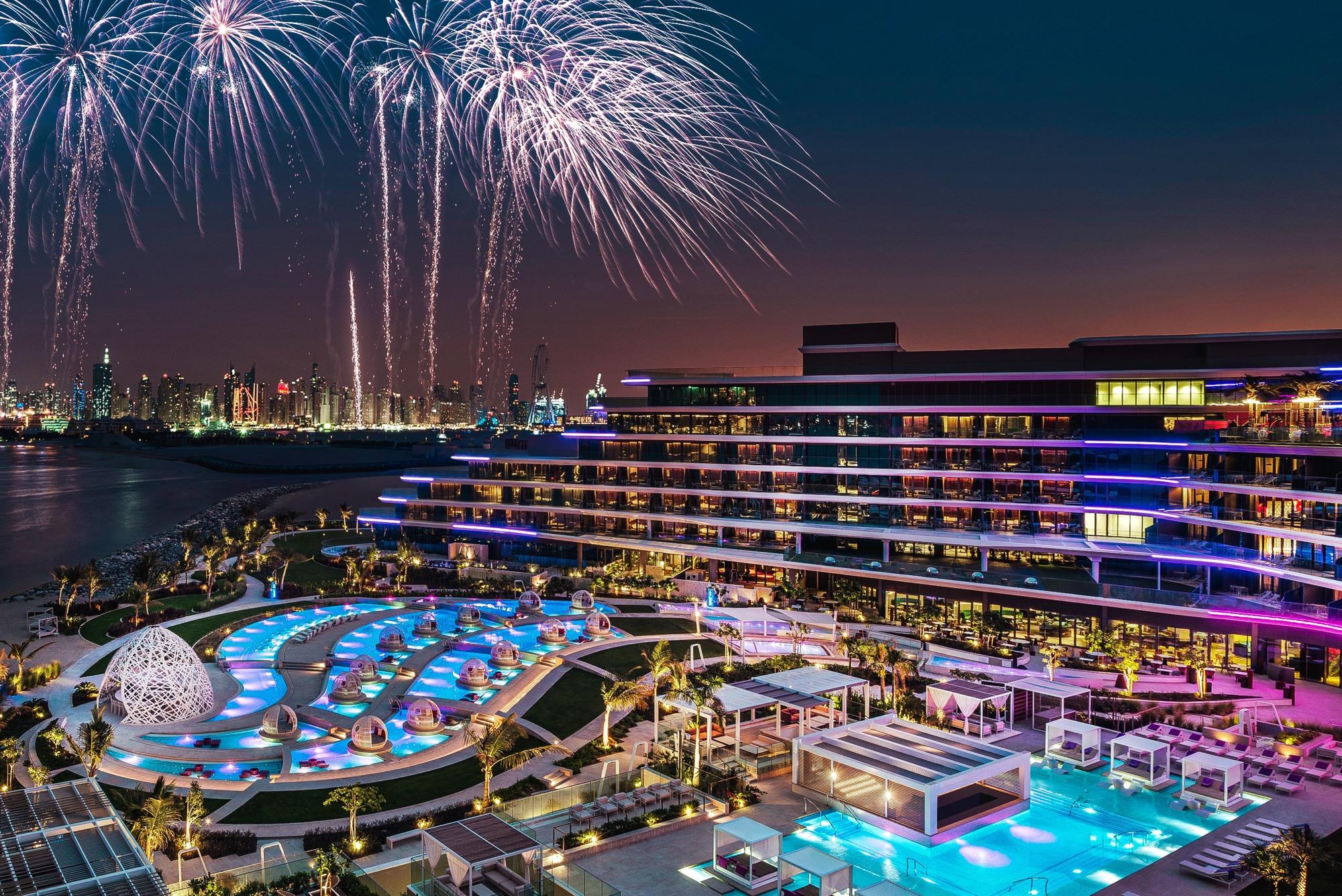 W Dubai sets the stage for an Iconic New Year’s Eve: Akira Back, SoBe & WET deck