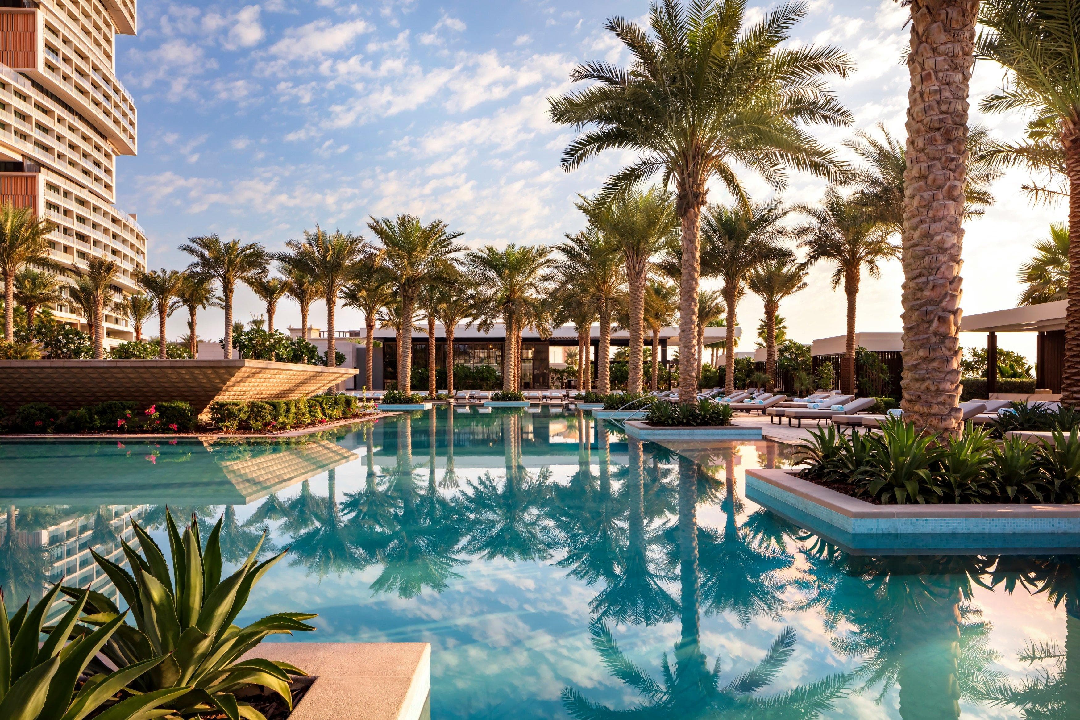 The ultimate pools & beach clubs guide in Dubai